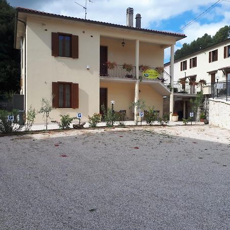 La Casa Dei Nonni Hotel Torre Orsina Luaran gambar